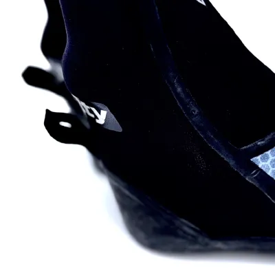 WETTY SURF BOOTS WARRIOR ULTRA CARBON : the hottest surf boots of the world